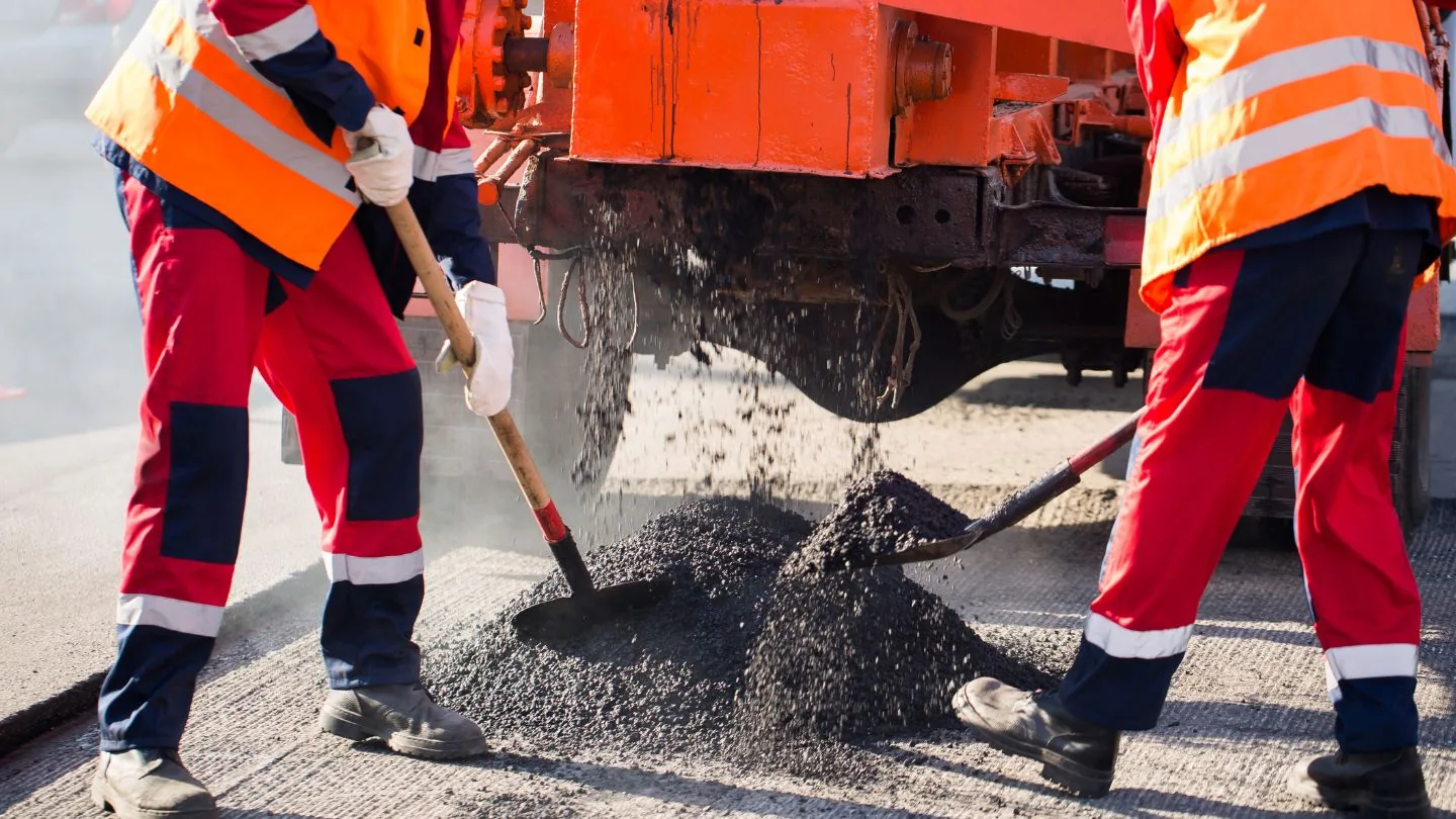 Putting in an Asphalt Driveway Overlay Gulfport